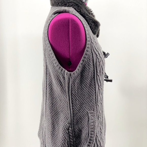 CHARTER CLUB 1X GRAY SWEATER VEST FAUX FUR COLLAR W/ ZIPPER/LOOP CLOSURES - Picture 6 of 10